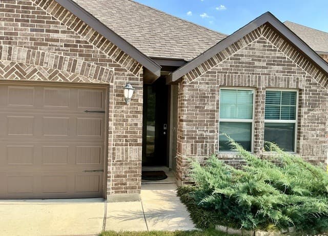 1540 Arcadian Lily — photo 3