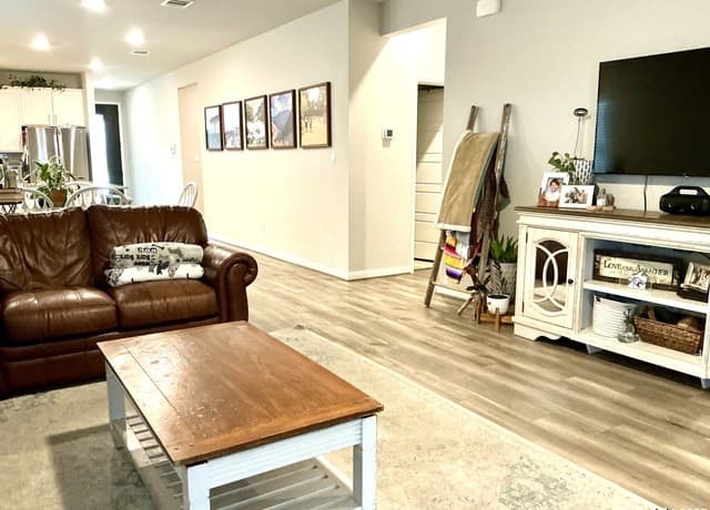 1540 Arcadian Lily — photo 5