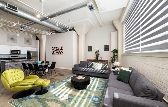 1401 S Flores Unit 202