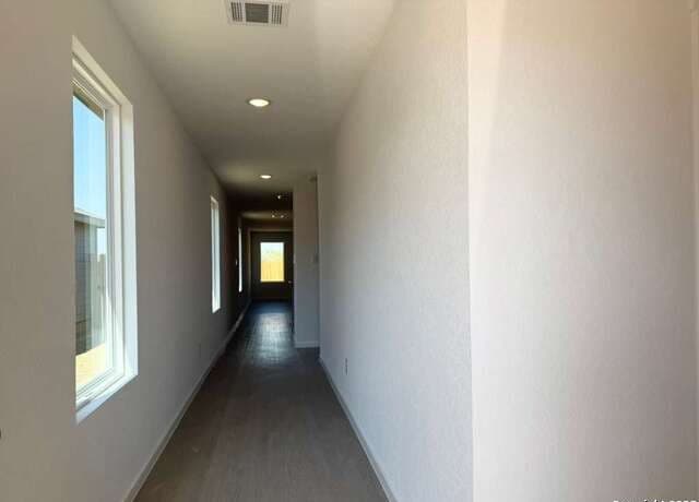 10319 Munoz Manor — photo 2