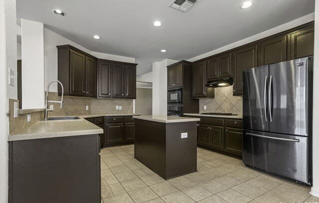 3415 Highline — photo 2