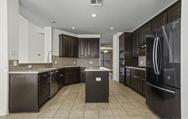 3415 Highline — photo 3