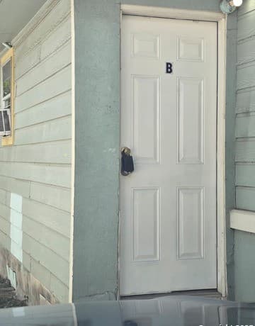 1718 Commercial Unit B — photo 2