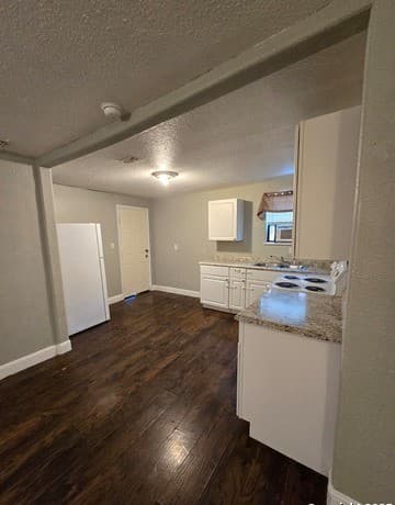 1718 Commercial Unit B — photo 3