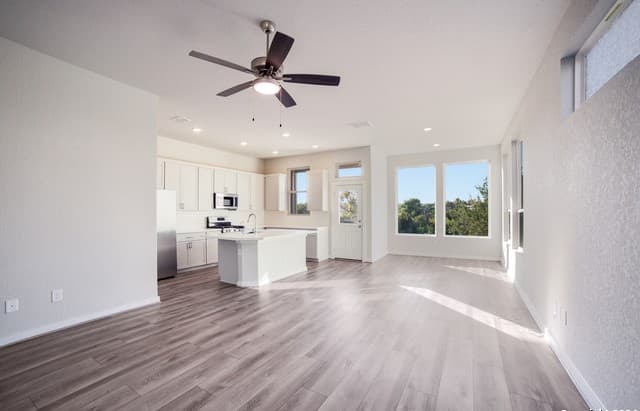 4506 Stark Aly — photo 2