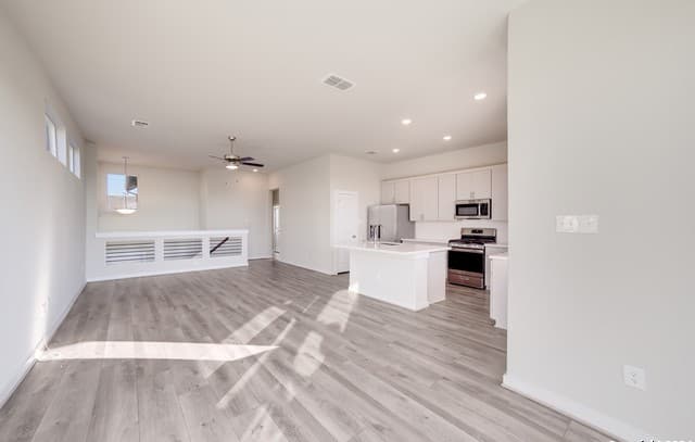 4506 Stark Aly — photo 3