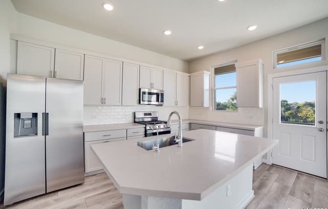 4506 Stark Aly — photo 4