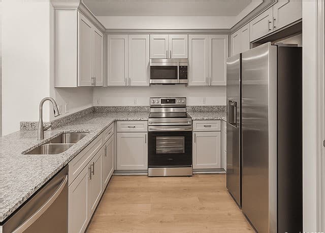 7520 Briarwood Pass Unit 102 — photo 2