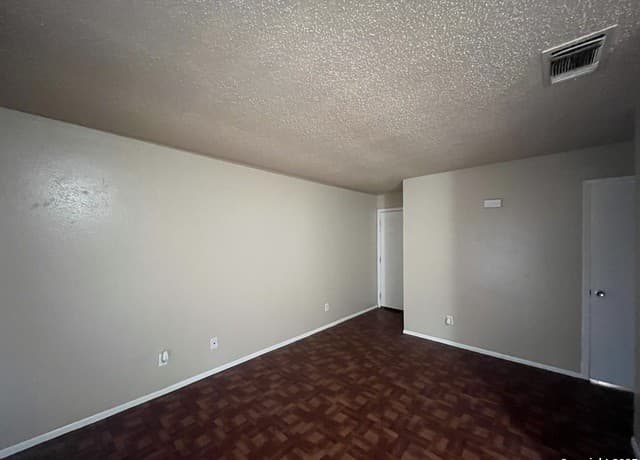 300 Moursund Blvd. Unit 4 — photo 2