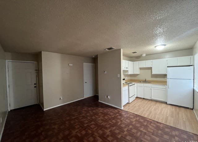 300 Moursund Blvd. Unit 4 — photo 3