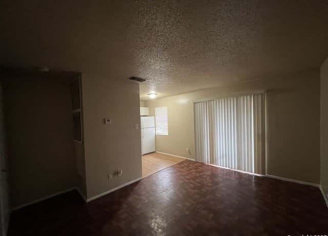 300 Moursund Blvd. Unit 4 — photo 4