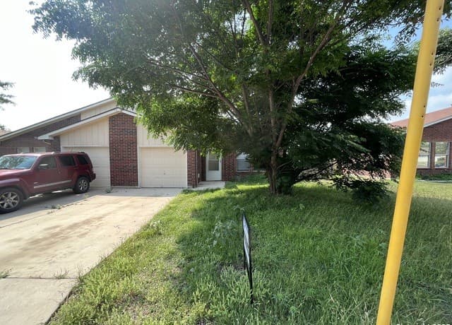 5619 Lakebend West Unit B — photo 1