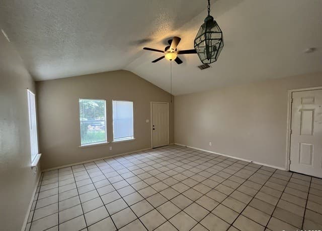 5619 Lakebend West Unit B — photo 3