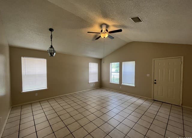 5619 Lakebend West Unit B — photo 4