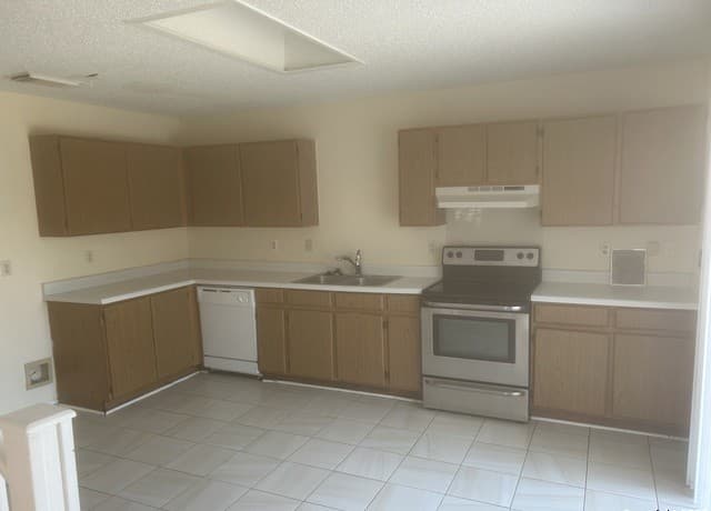 8055 Coral Meadow — photo 5