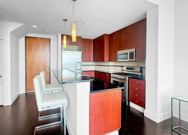 610 E Market Unit 3213 — photo 2