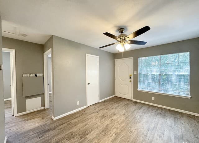 844 E Sunshine Dr Unit 401 — photo 2