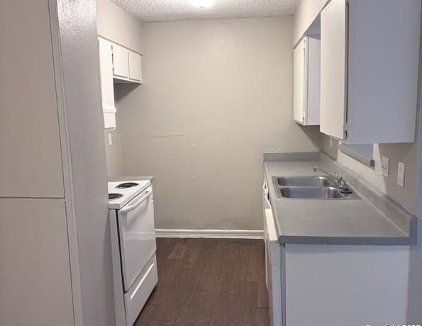 2018 Anchor Dr Unit B — photo 1