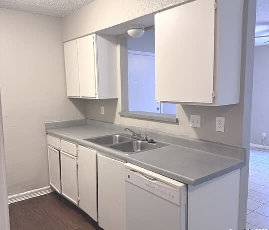 2018 Anchor Dr Unit B — photo 2