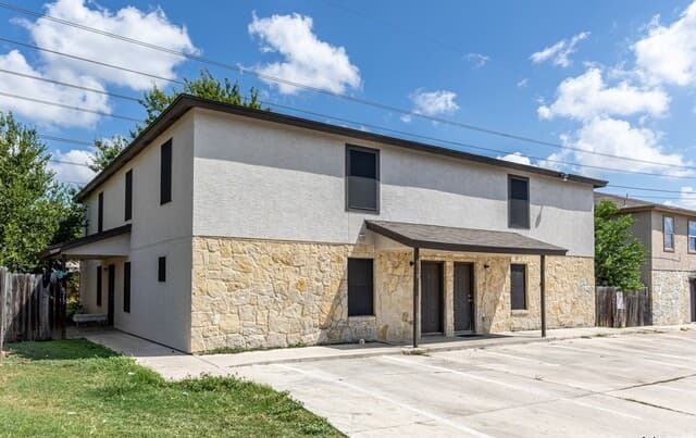 6721 Brothers — photo 2