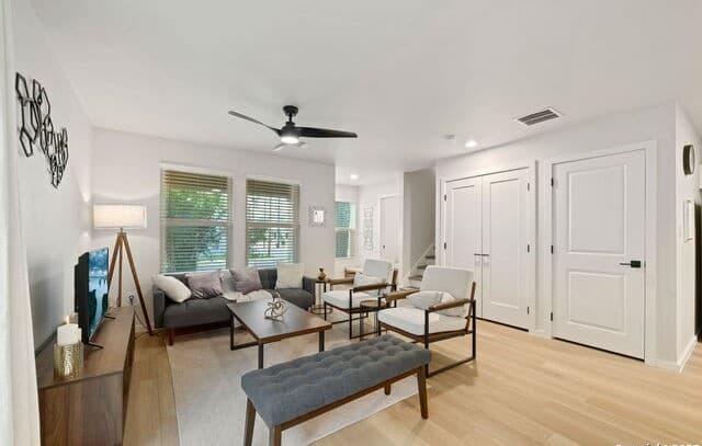 1104 S Gevers St — photo 3