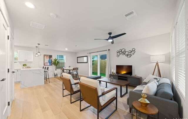 1104 S Gevers St — photo 4