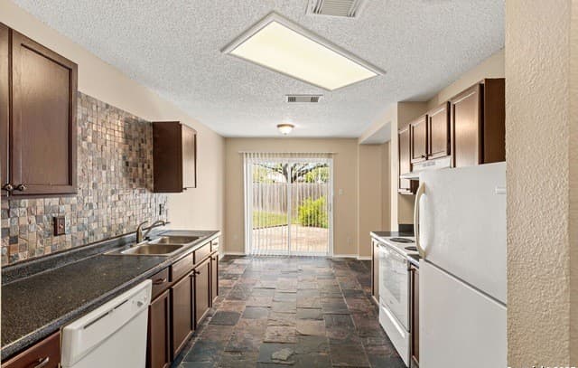 7807 Clipper Pass — photo 3