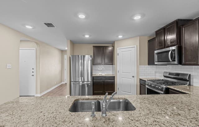 13306 Needle Grass — photo 4