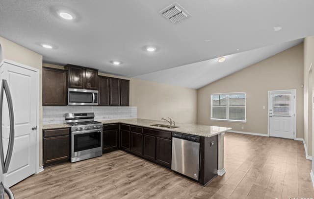 13306 Needle Grass — photo 5