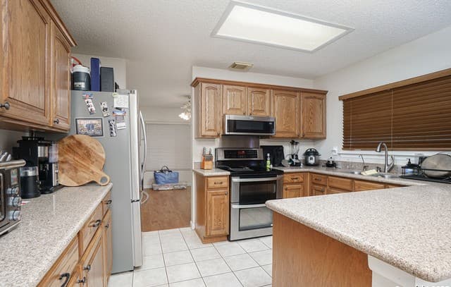 8111 Maple Meadow — photo 5