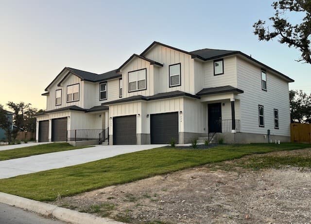 732 Abigail Alley — photo 2