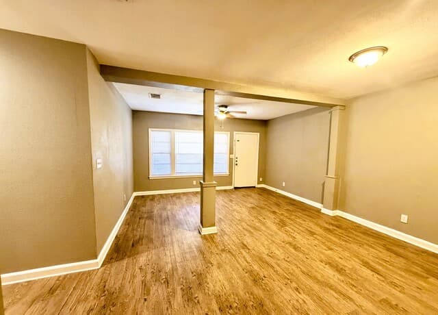 400 Pfeil St — photo 2