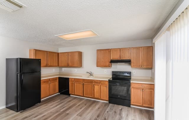 1218 Crossing Oaks — photo 5