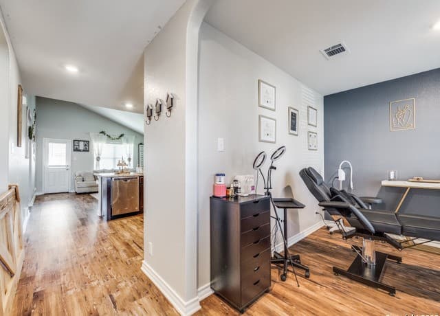 6727 Hoffman Plain — photo 2