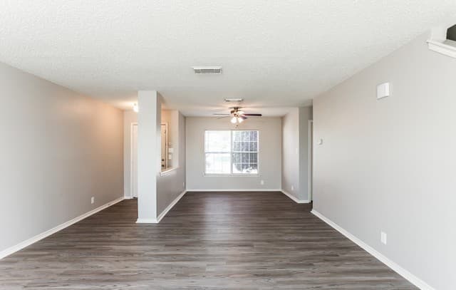 6135 Lyndell Springs — photo 2