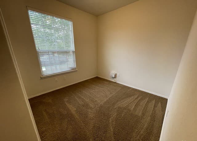 745 Hollow Ridge — photo 5