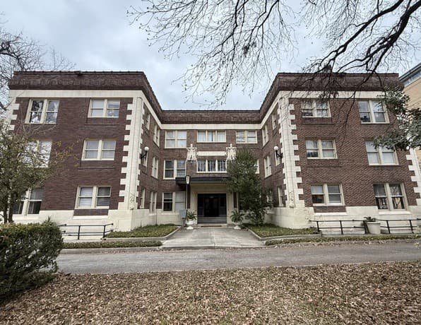 110 Auditorium Circle Unit 1 — photo 1