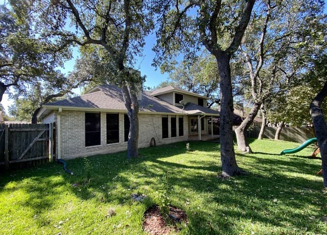 8911 Shady Leaf — photo 5