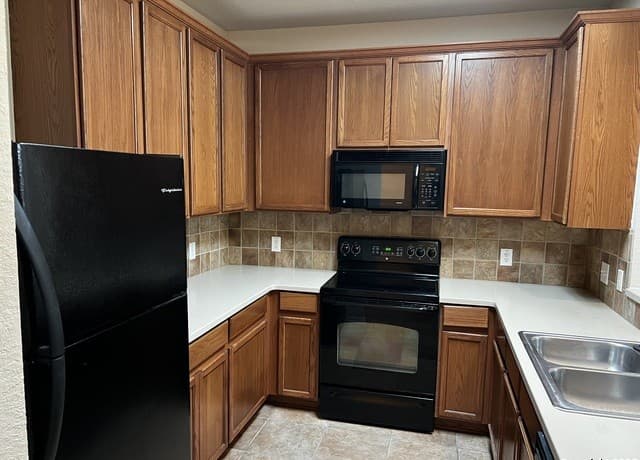 2543 Grayson Circle — photo 4