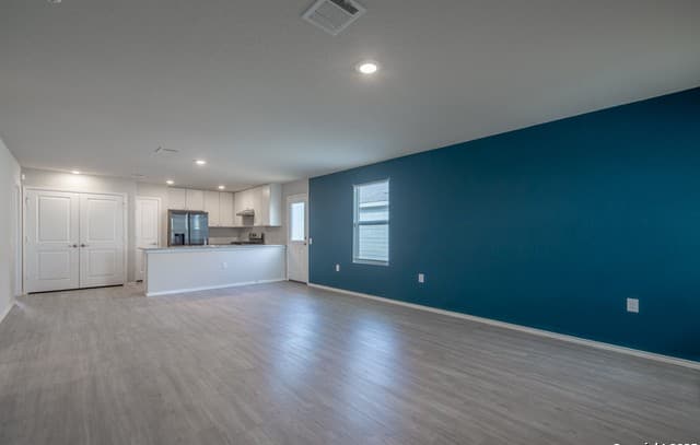 723 Vermilion — photo 3