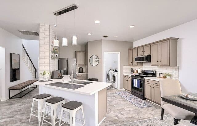 8318 Braun Walk — photo 2