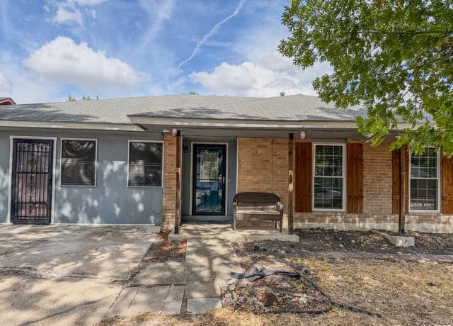 313 Renee — photo 1