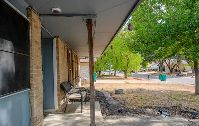 313 Renee — photo 4