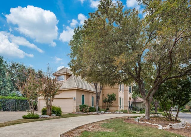 19114 Autumn Gdn — photo 2