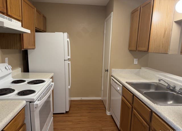 538 Dukeway Dr Unit D — photo 4