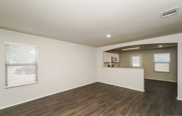 8914 Gerald Ohara — photo 3