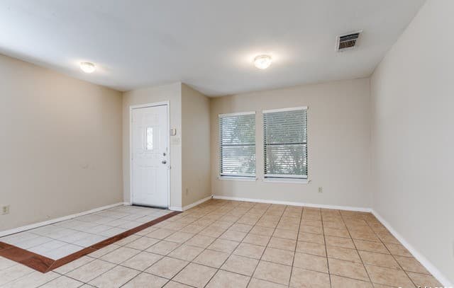 1210 Crossing Oaks — photo 5