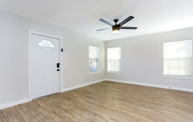 734 W Norwood — photo 2