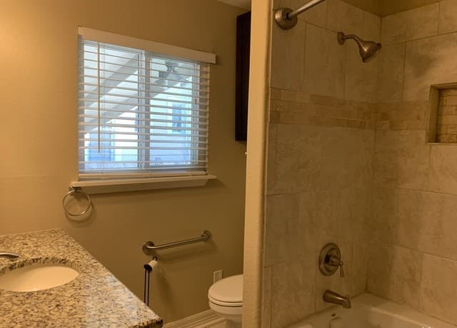 316 E Myrtle St — photo 4