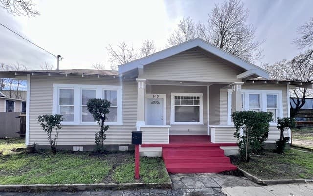 610 Croft Trace Ln — photo 1